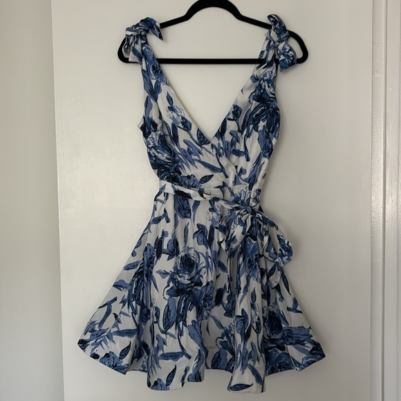 EUC✨ floral dress - Picture 2 of 6